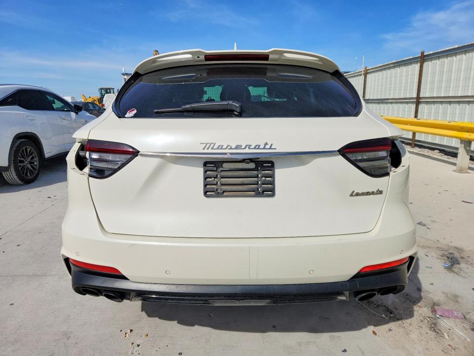 2022 Maserati Levante Base