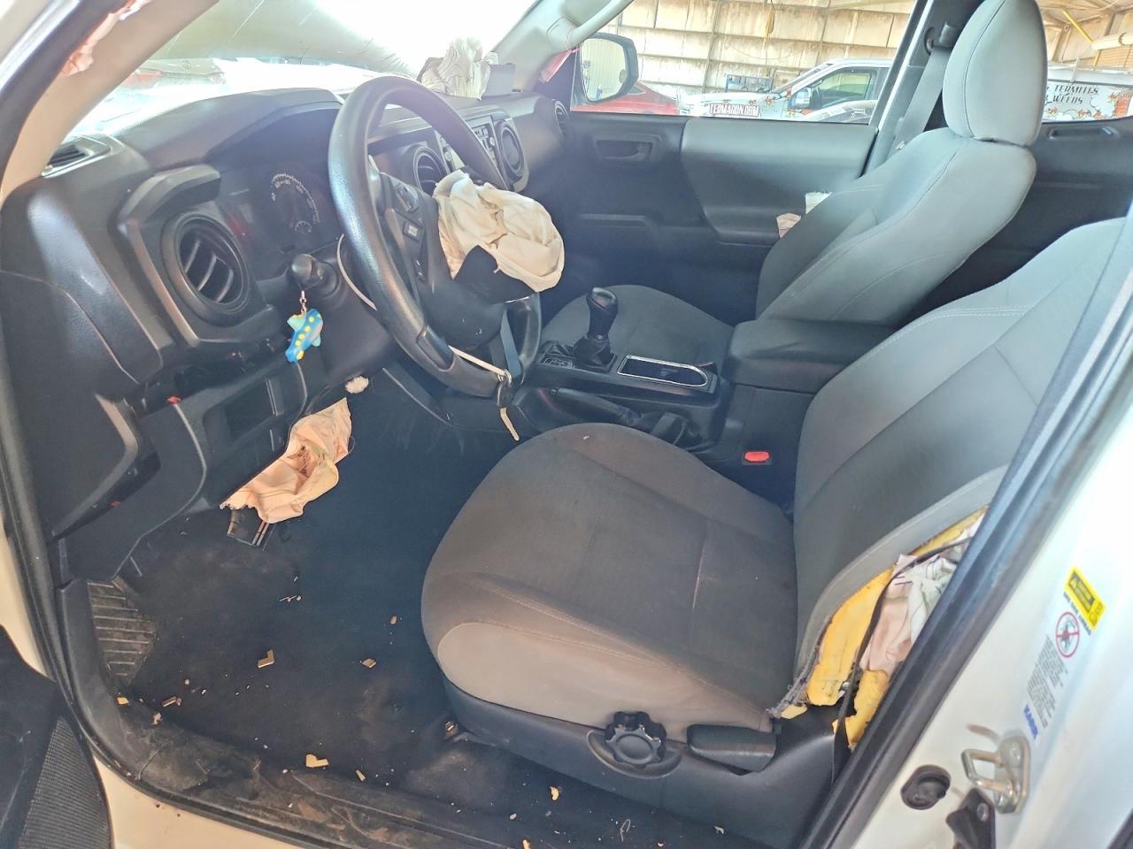 2016 Toyota Tacoma SR