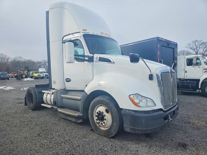 2020 Kenworth T680 Semi Truck