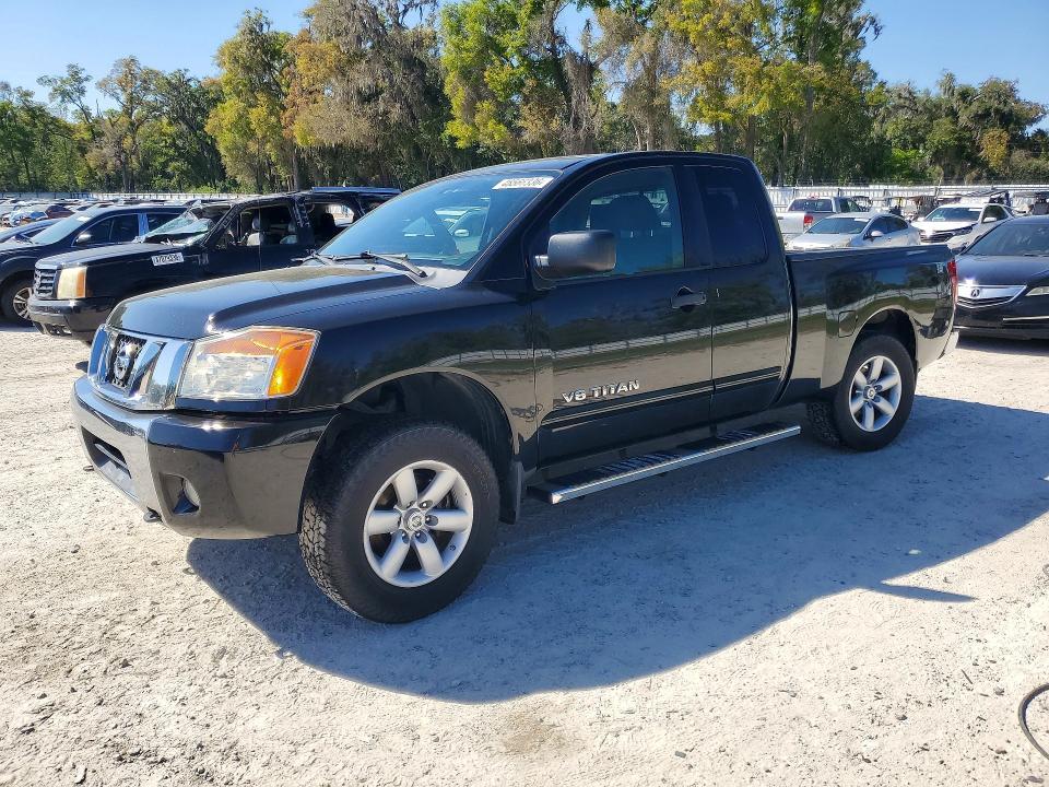 2012 Nissan Titan SV
