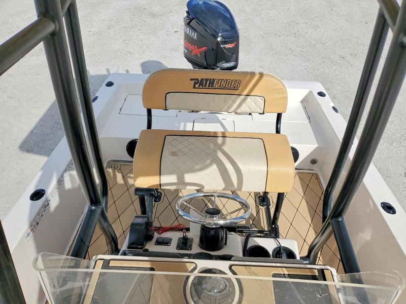 2004 Marlin Yacht Boat
