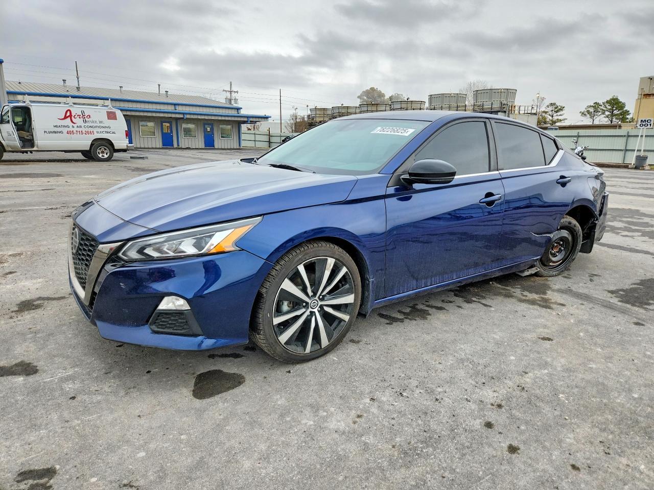 2020 Niss Altima sr
