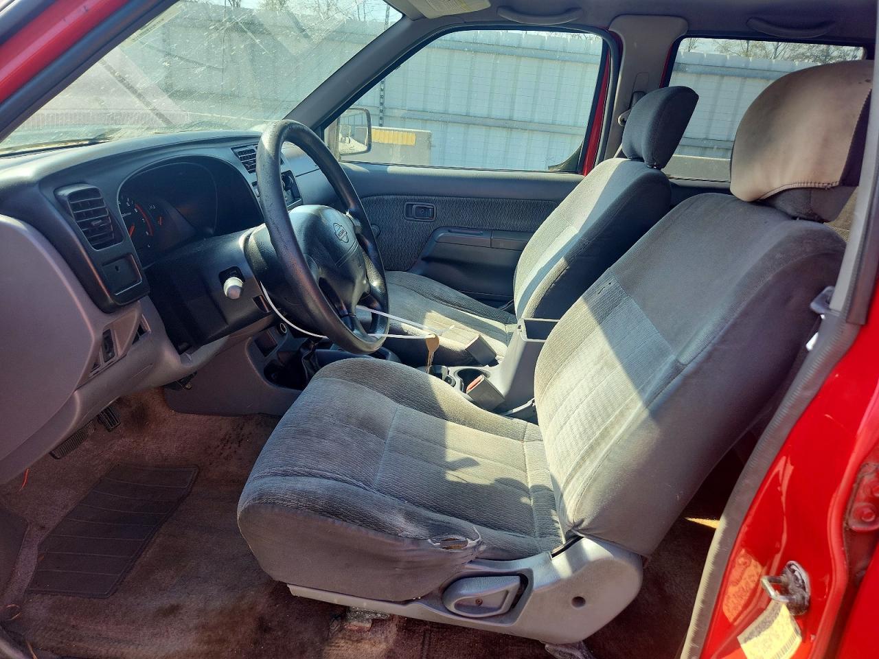 2000 Nissan Frontier XE