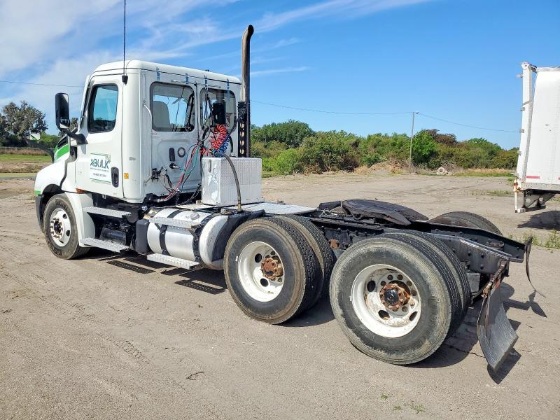 2021 Freigliner 2021 Freightliner Cascadia 126 Semi Truck