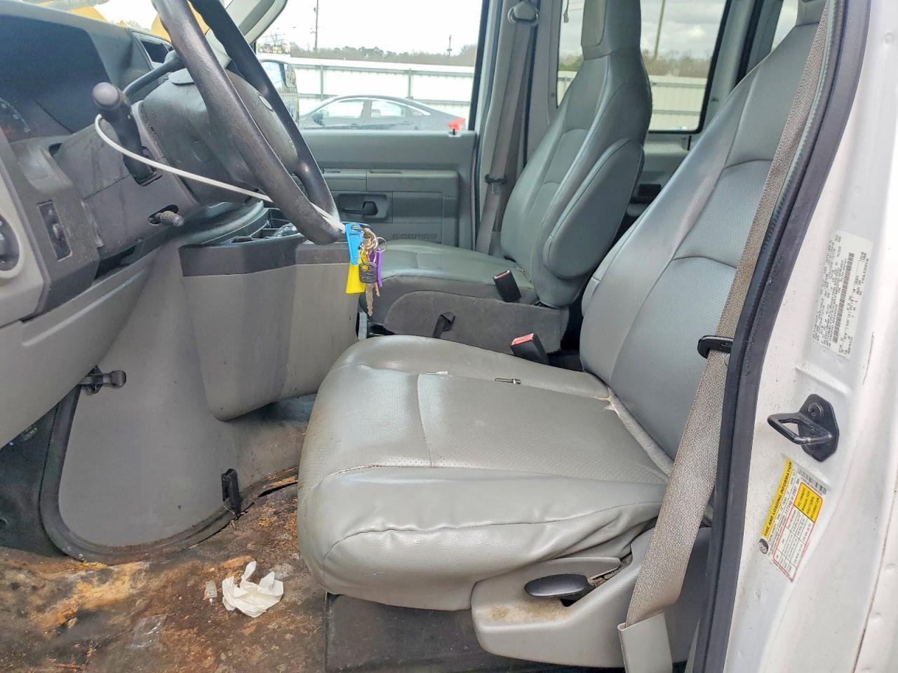 2013 Ford Econoline E350 Super Duty Wagon