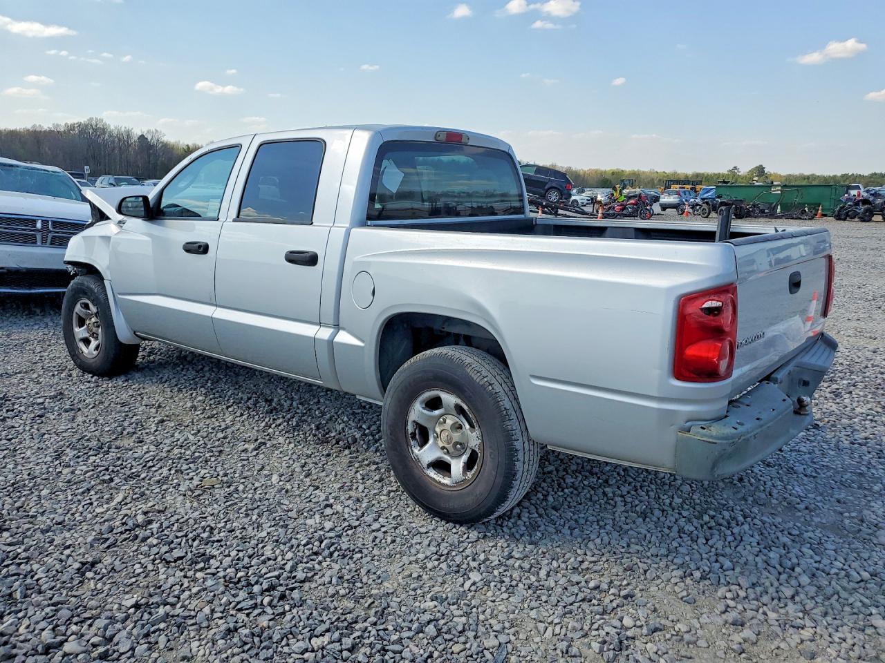 2005 Dodge Dakota Quattro