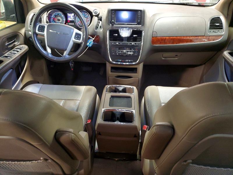 2016 Chrysler Town & Country Touring