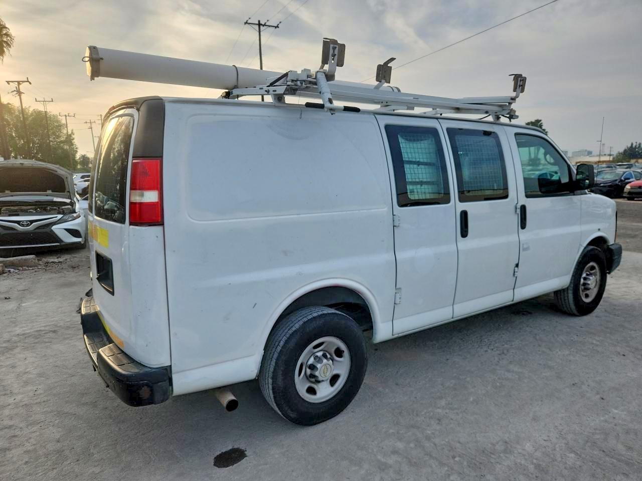 2013 Chev Express G2500
