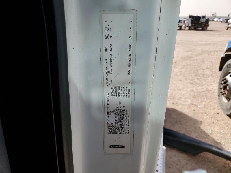 2016 Freightliner Cascadia 113 Semi Truck