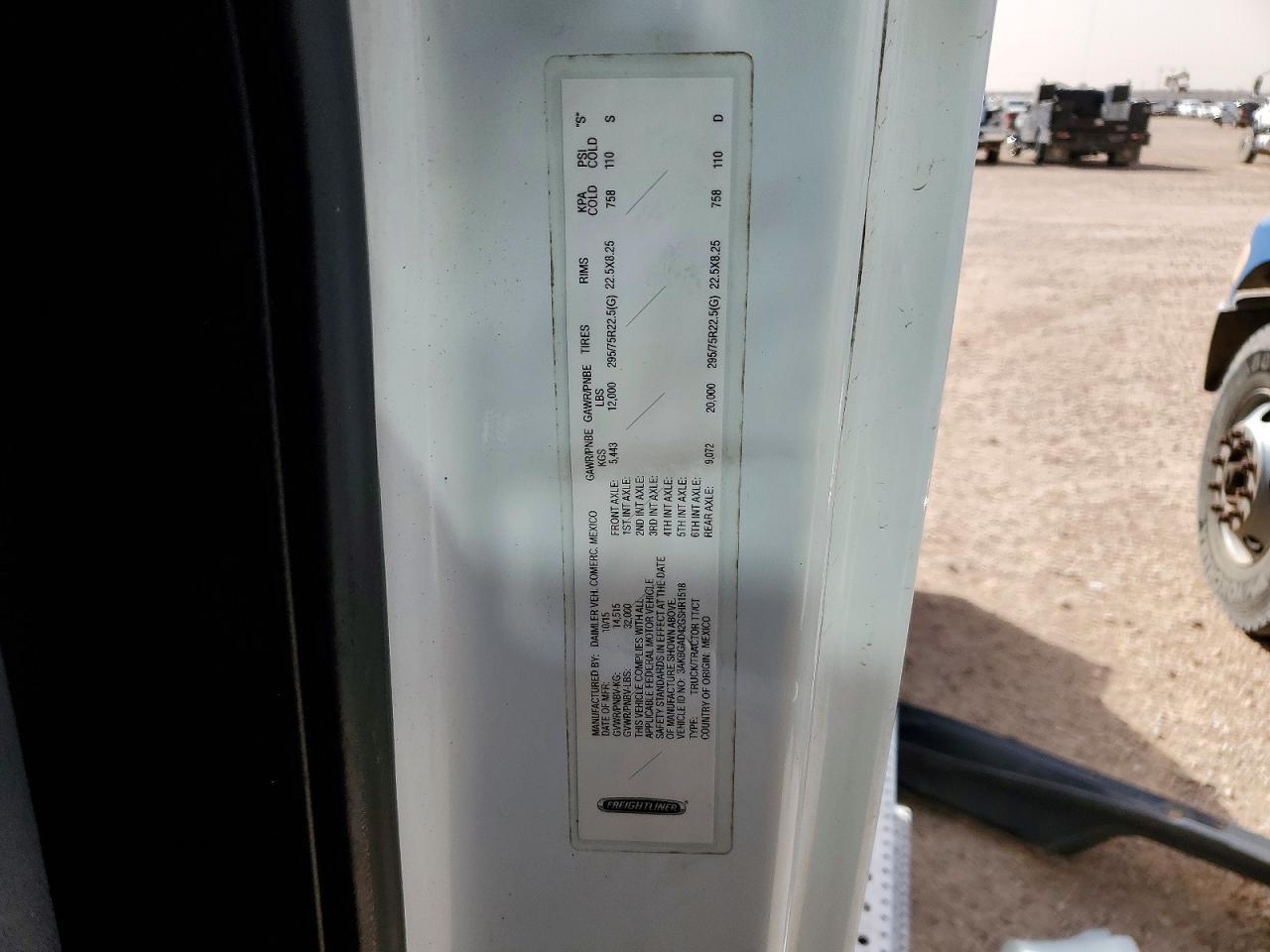 2016 Freightliner Cascadia 113 Semi Truck