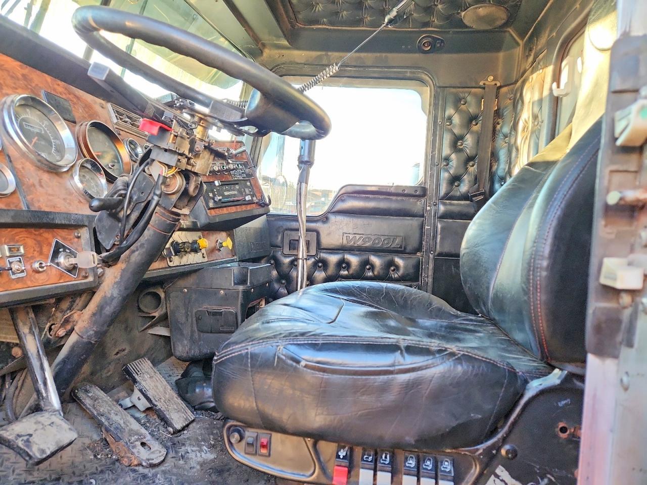 2001 Kenworth W900 Dump Truck