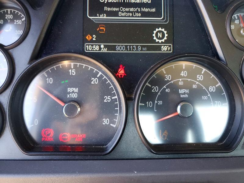 2017 Peterbilt 579 Semi Truck