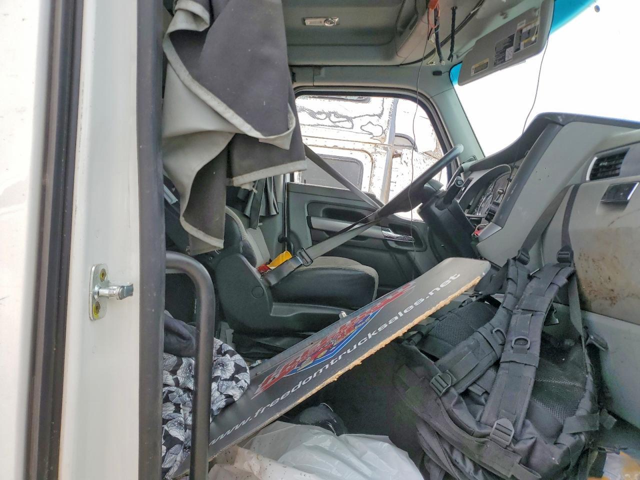 2021 Kenworth T680 Semi Truck