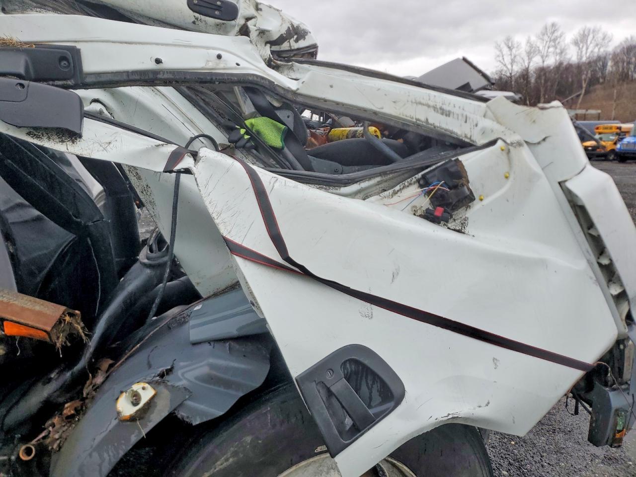 2016 Kenworth K270/K370 Flatbed Truck