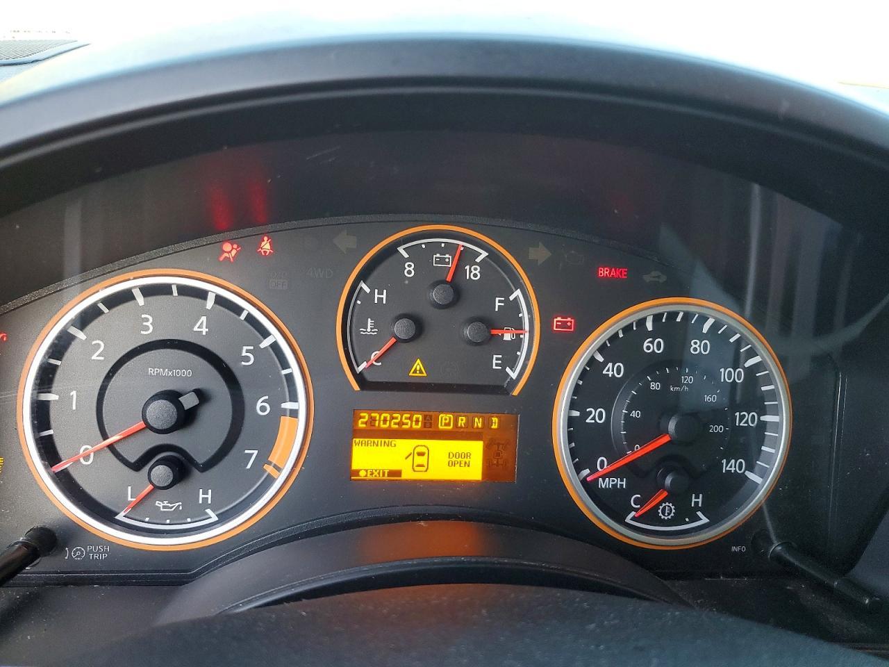 2011 Nissan Titan SV