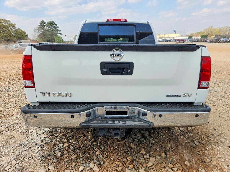 2015 Nissan Titan sv