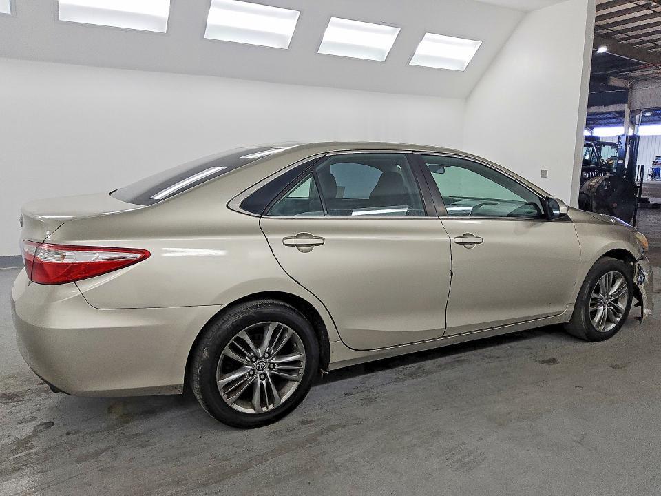 2015 Toyota Camry le