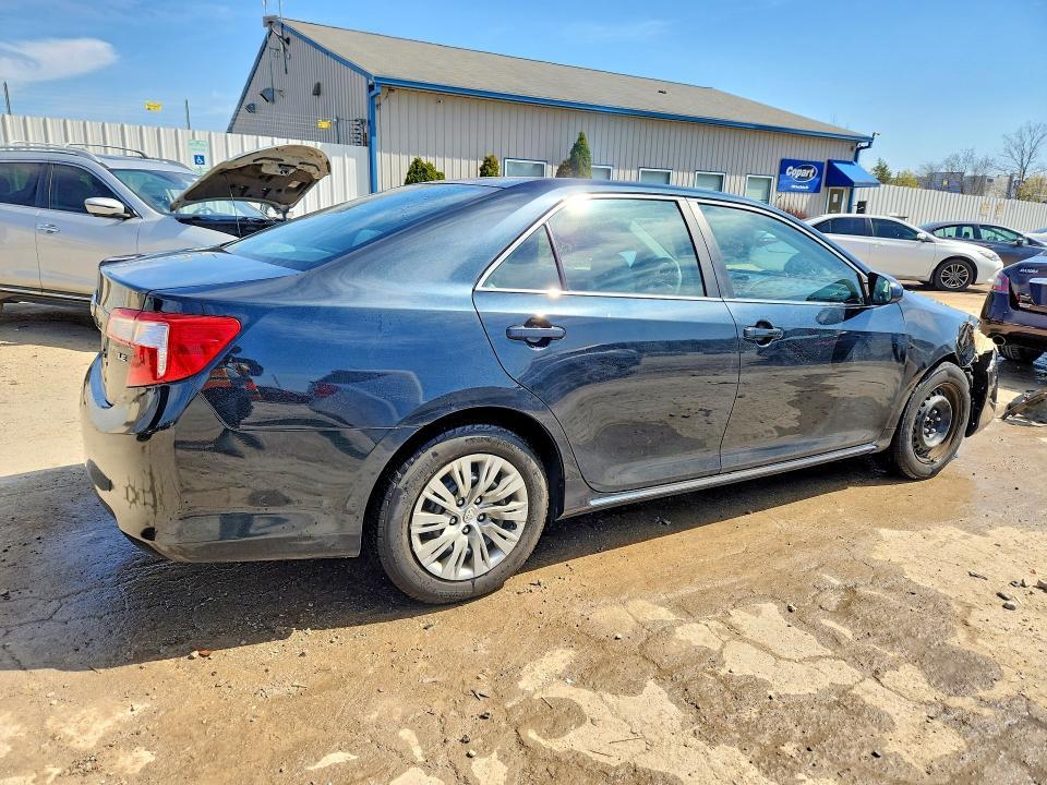 2014 Toyota Camry le