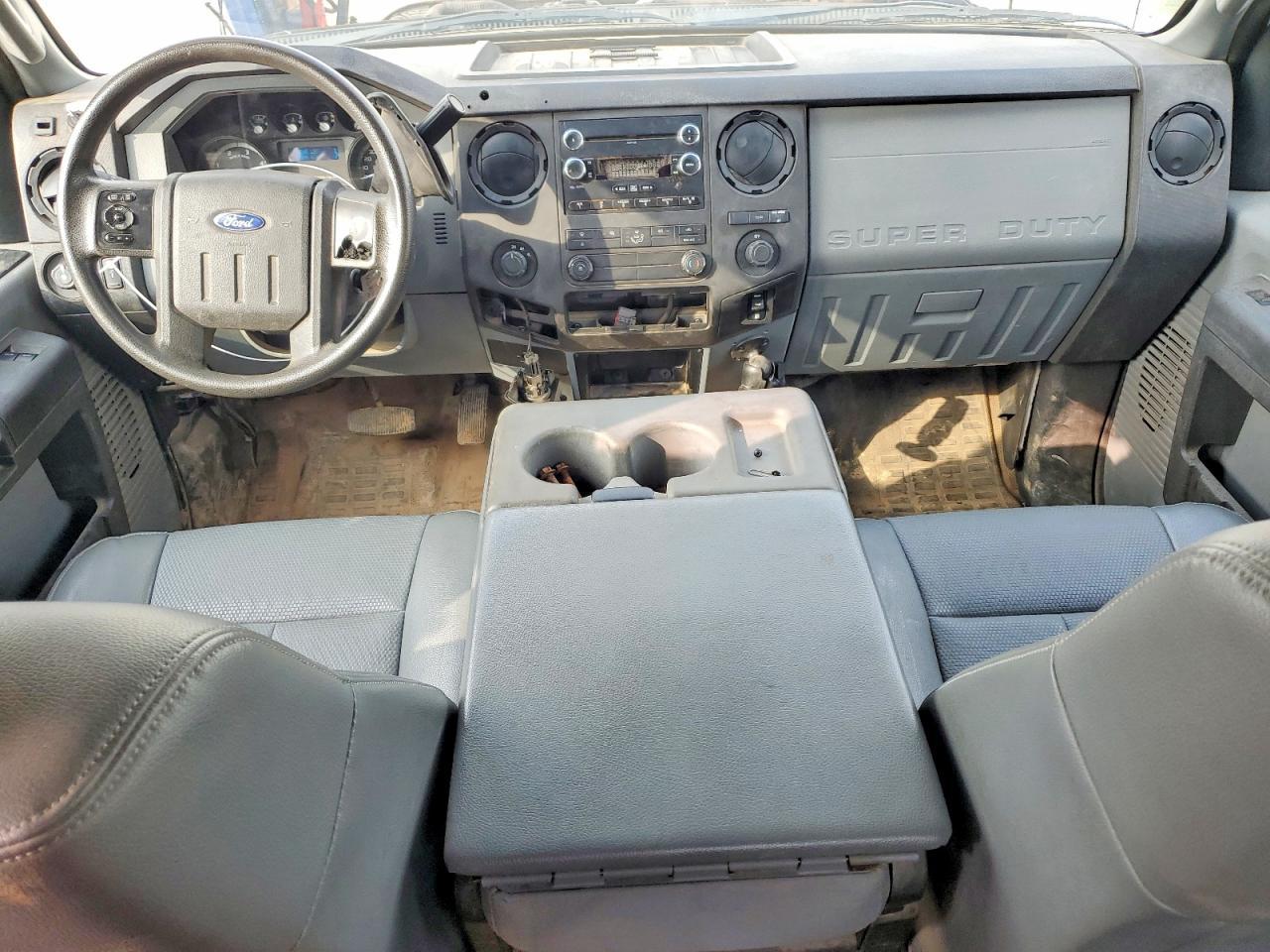 2014 Ford F550 Super Duty Flatbed Truck