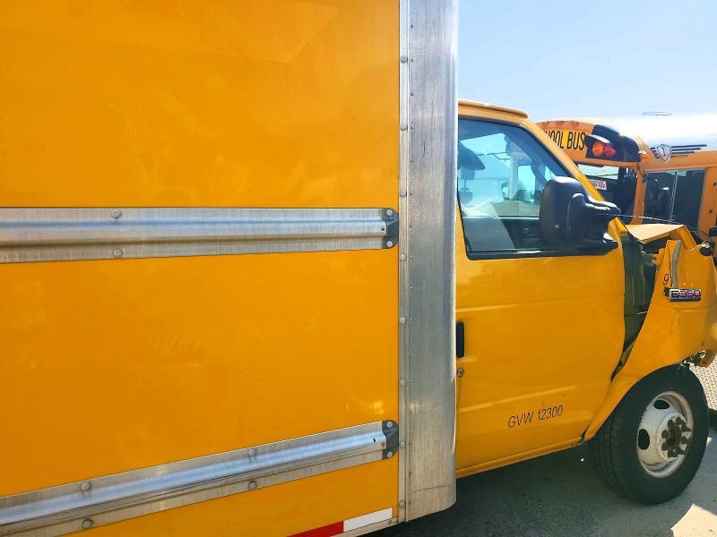 2022 Ford E350 BOX Truck