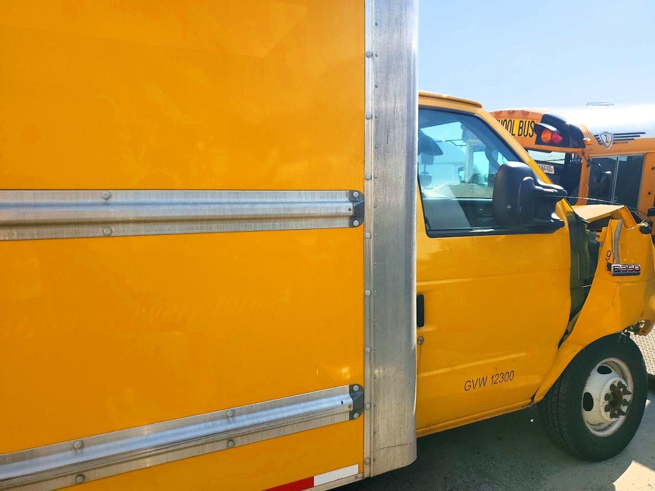 2022 Ford E350 BOX Truck