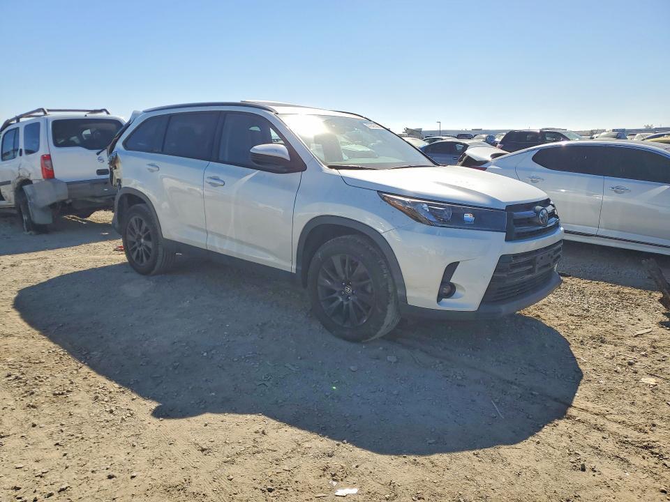 2019 Toyota Highlander se