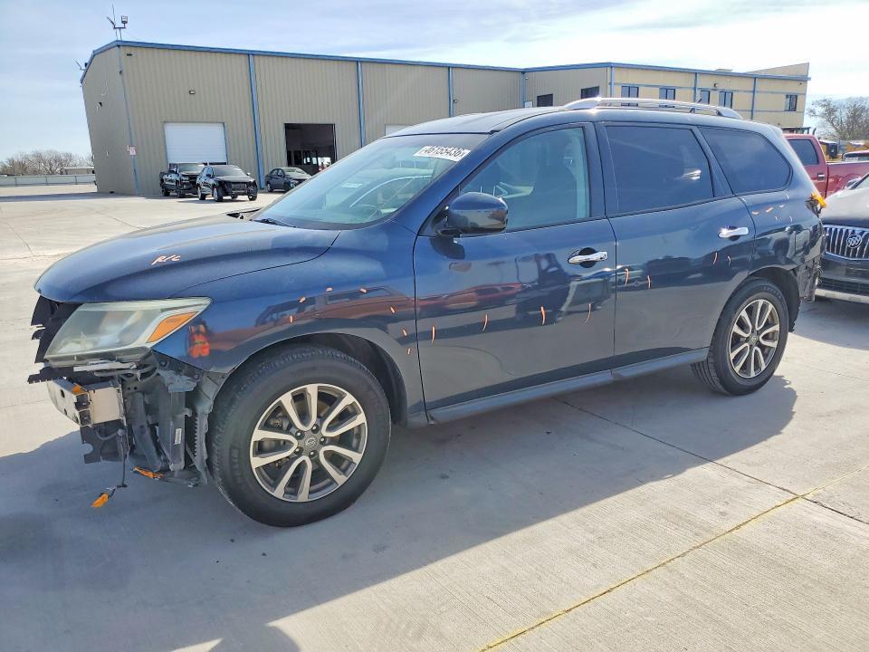 2015 Nissan Pathfinder sv
