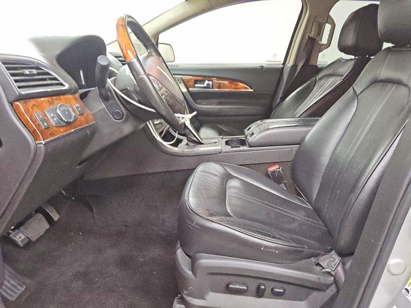 2013 Lincoln Townhouse MKX