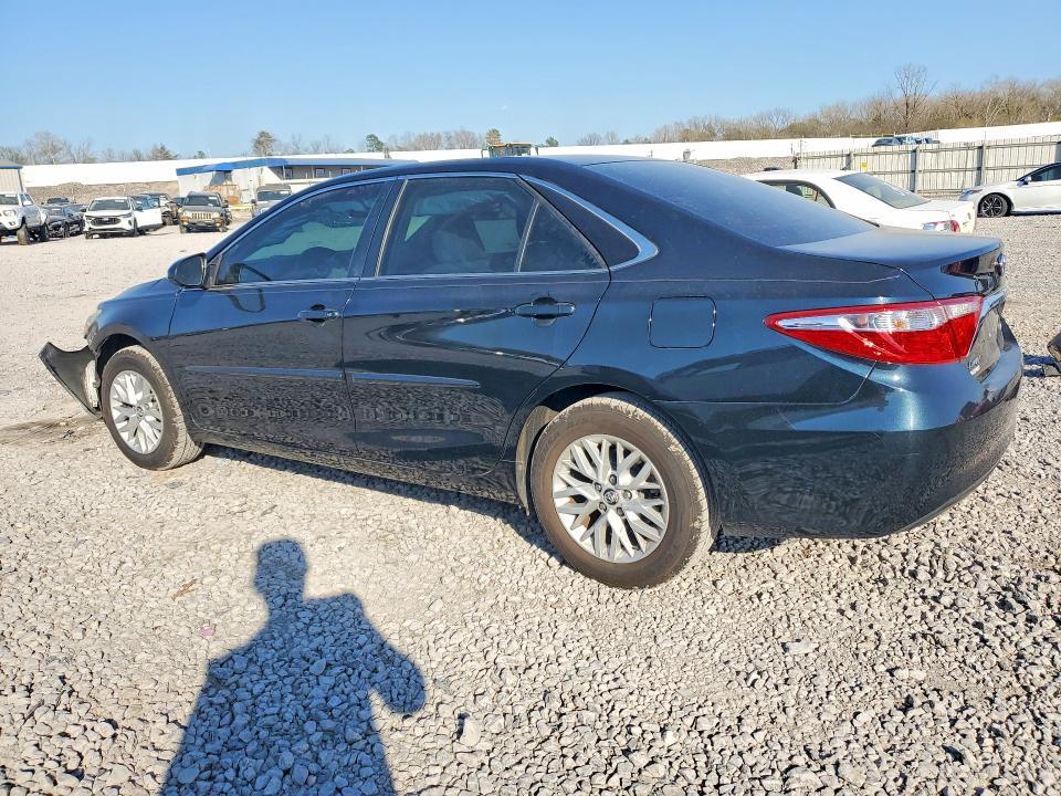 2016 Toyota Camry le