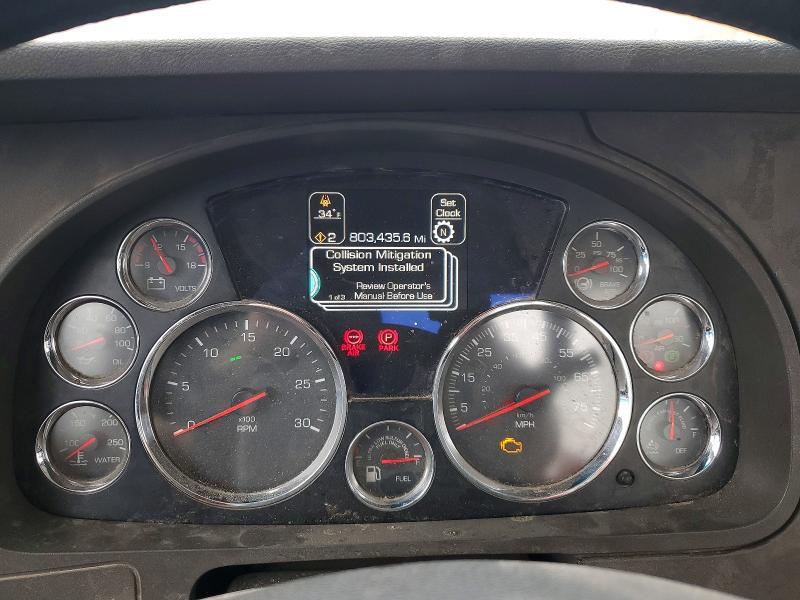 2014 Kenworth T680 Semi Truck