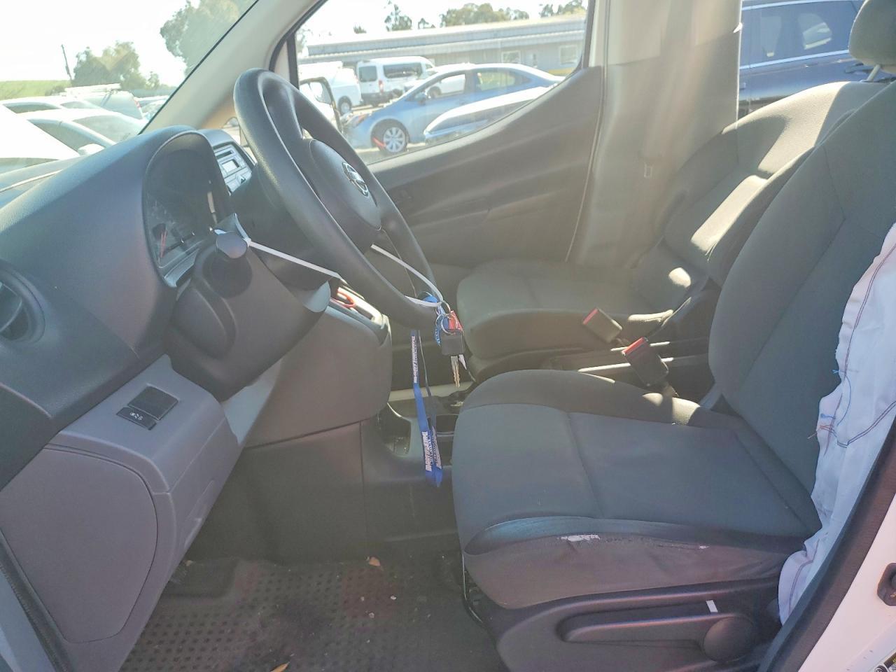2015 Nissan NV200 Delivery Van
