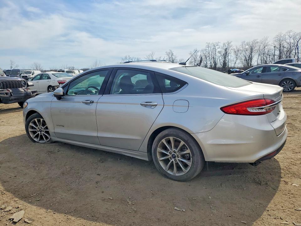 2017 Ford Fusion se Hybrid