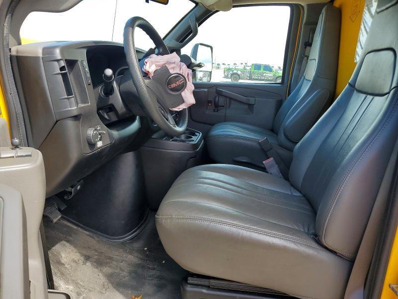 2022 GMC Savana BOX Truck