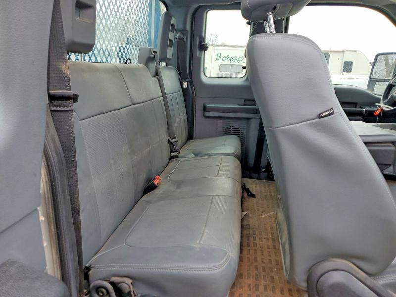 2014 Ford F550 Super Duty Flatbed Truck