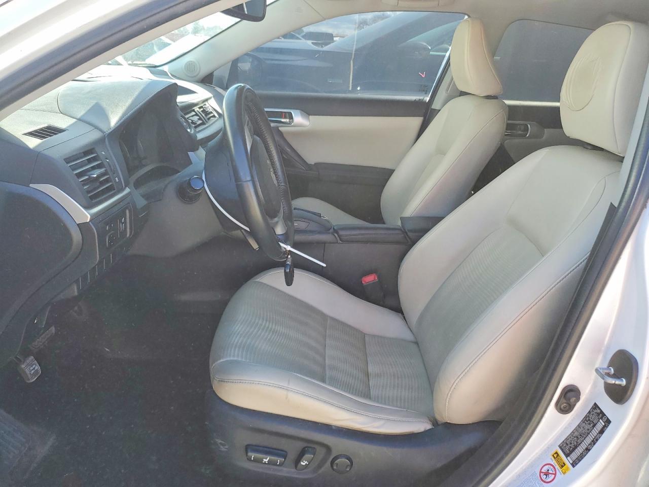 2013 Lexus Ct 200h Base