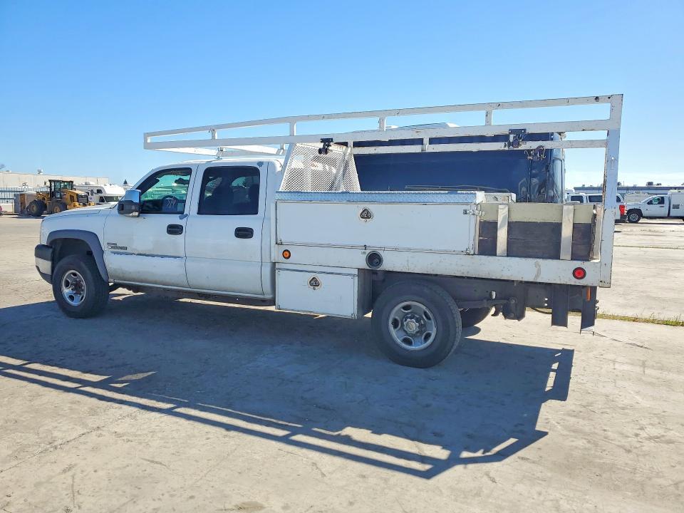 2006 Chevrolet Silverado Flatbed Truck