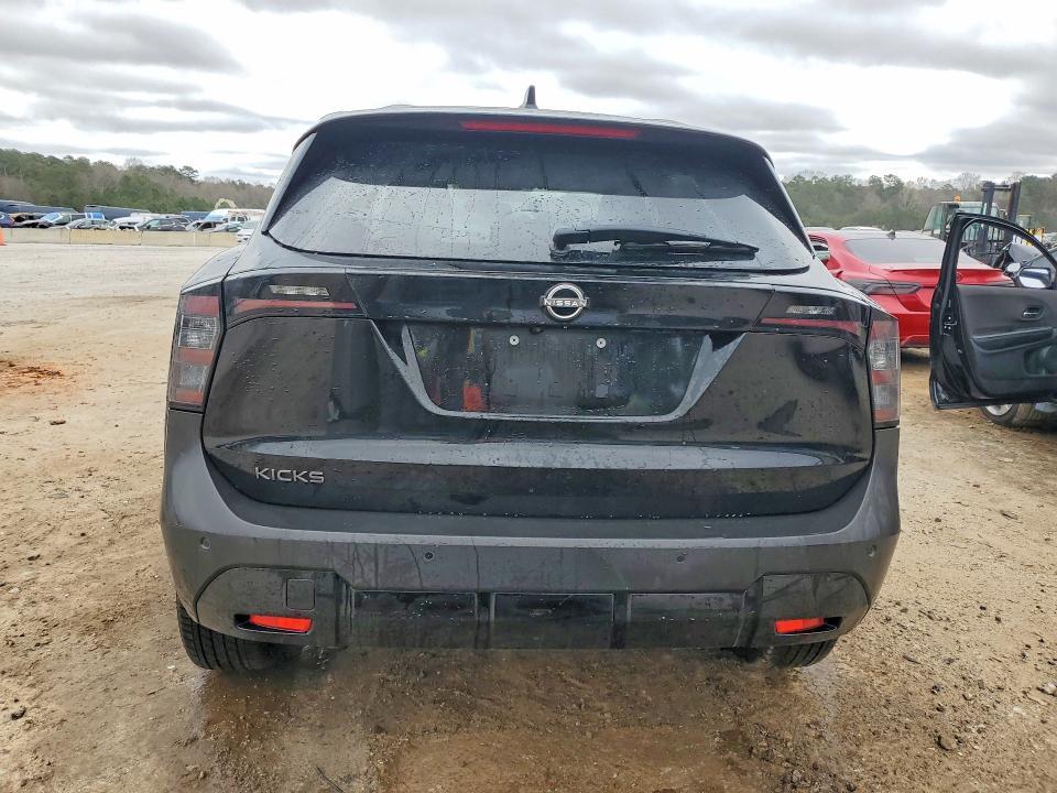 2025 Nissan Kicks sv