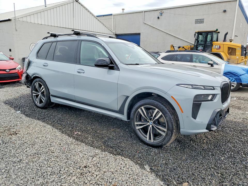 2024 BMW X7 M60i