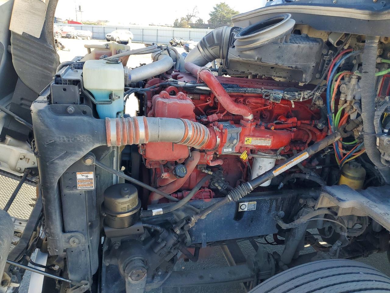 2014 Kenworth T680 Semi Truck