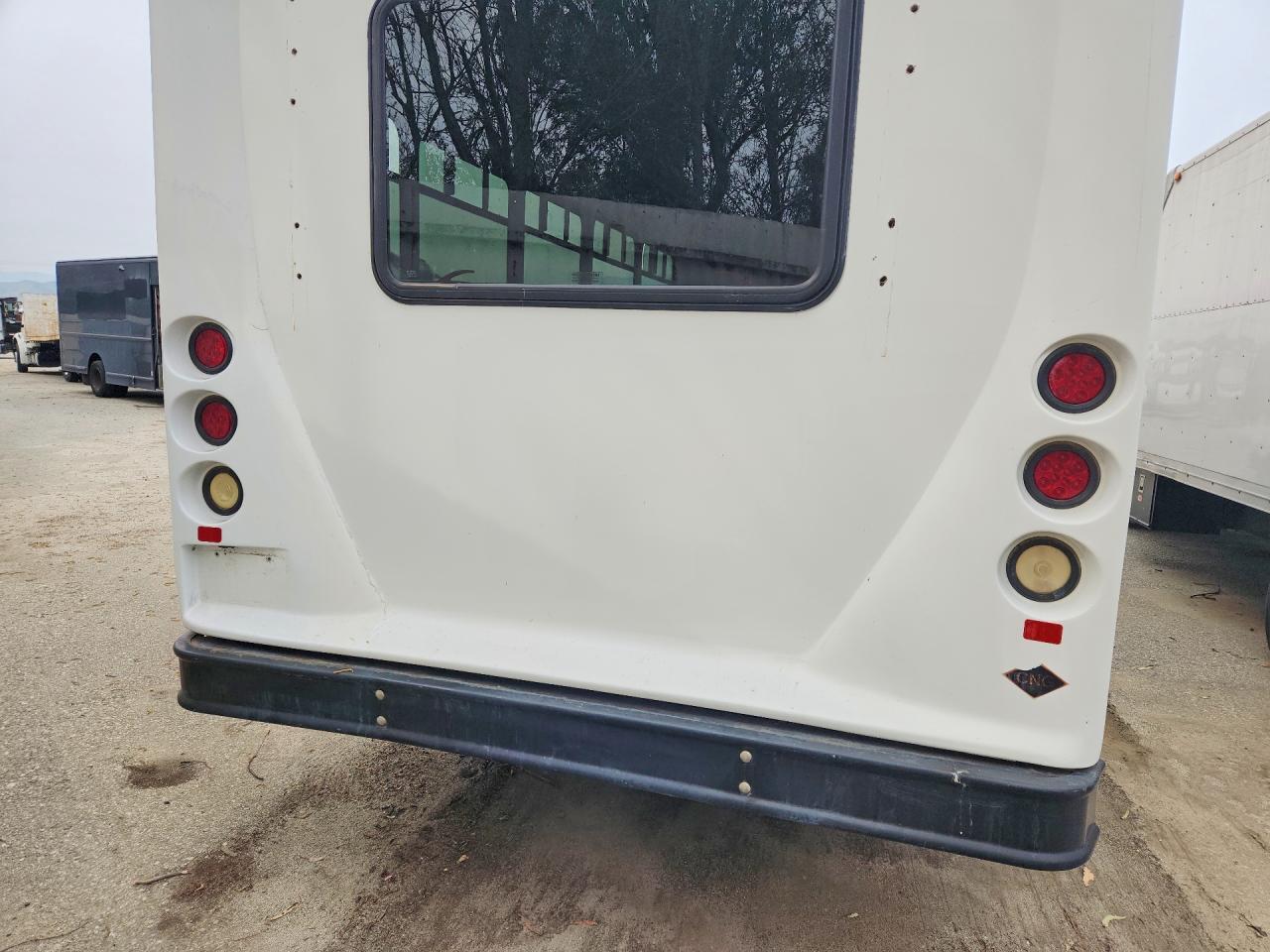 2013 Ford E450 Shuttle Bus