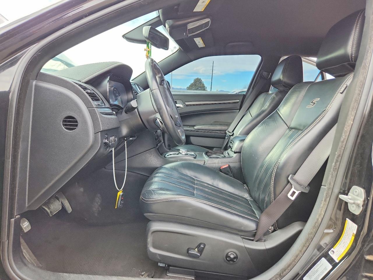 2016 Chrysler 300 s