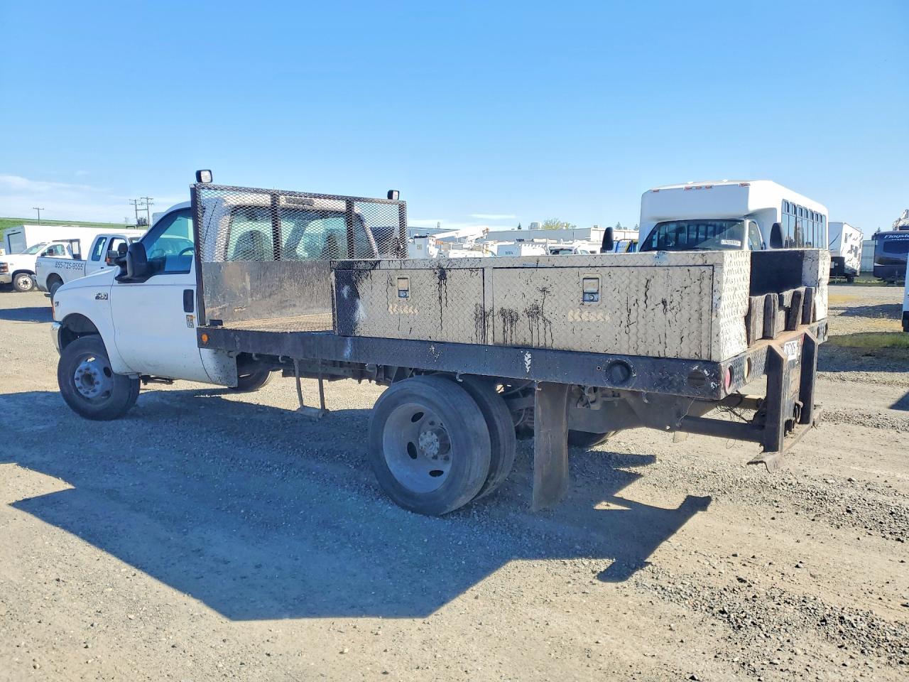 1999 Ford F450 Super Duty Flatbed Truck