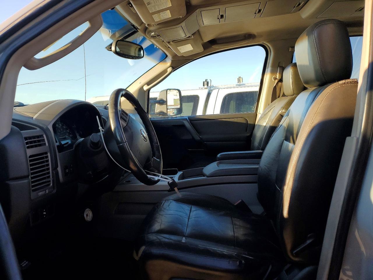 2004 Nissan Titan XE
