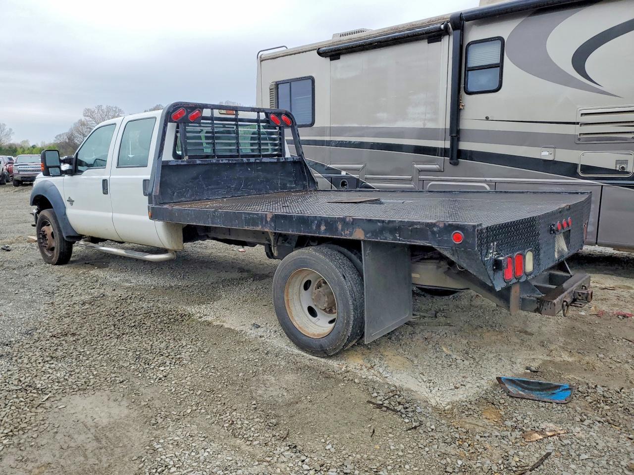 2014 Ford F450 Super Duty Flatbed Truck