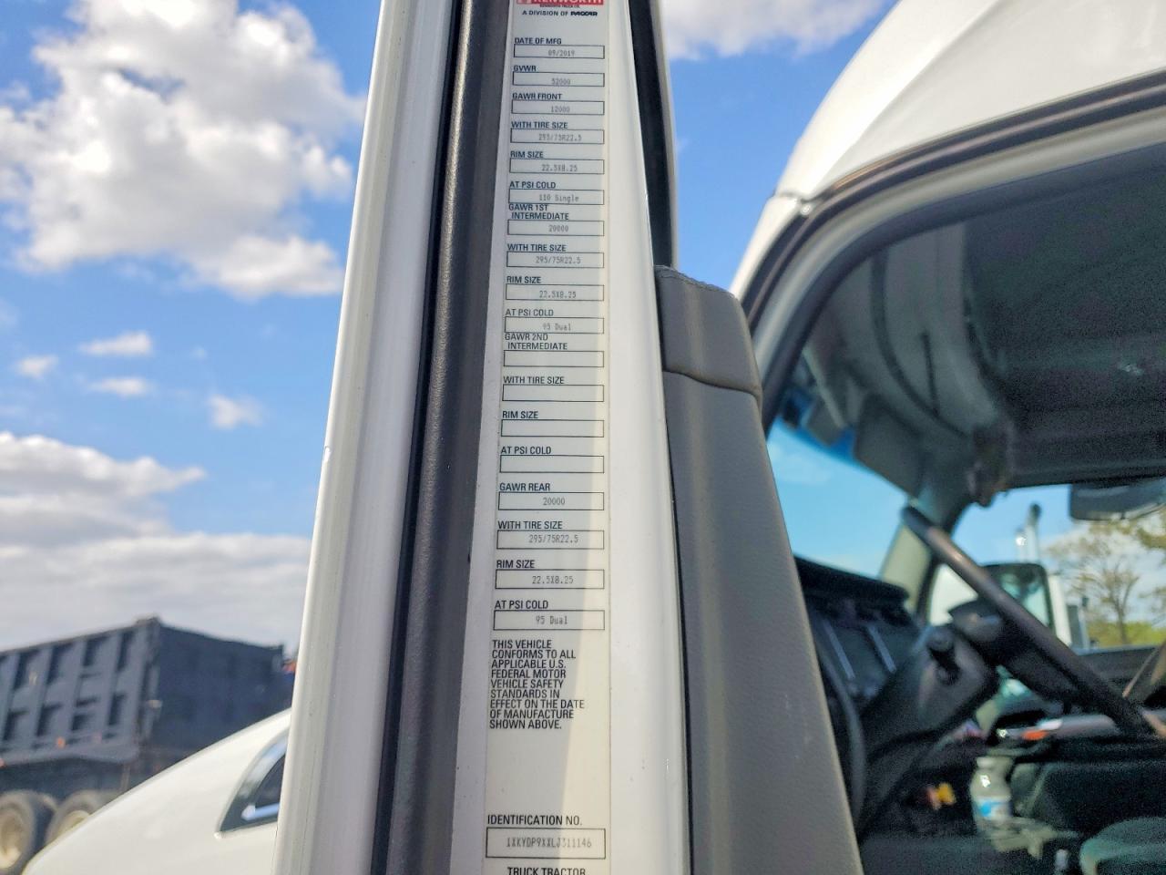 2020 Kenworth T680 Semi Truck