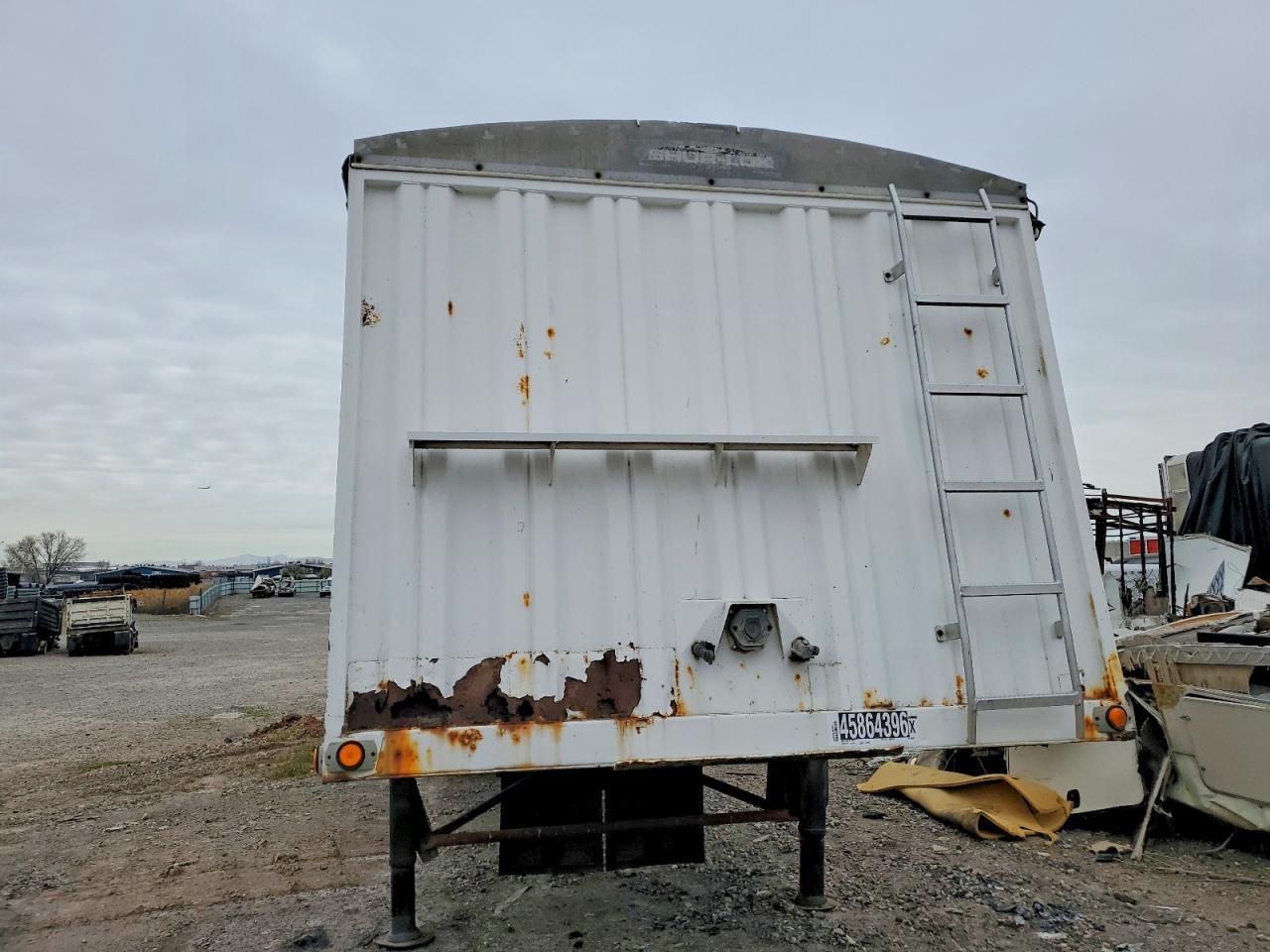 1998 Urwi 1998 Triple E Industries Hopper Bottom Grain Trail