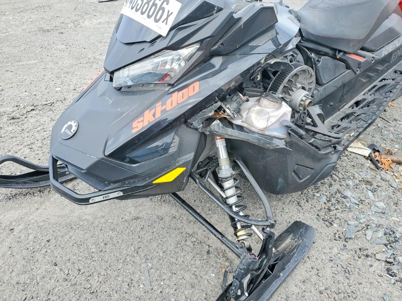 2019 Skidoo Renegade X E-TEC 850