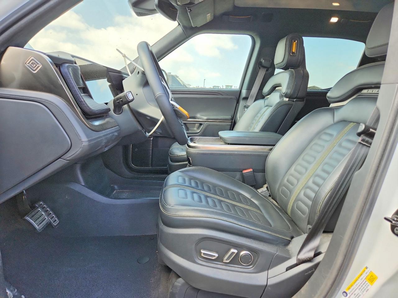2024 Rivian R1T Adventure