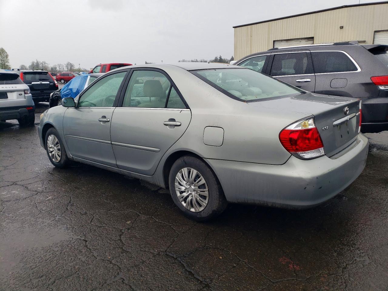 2005 Toyota Camry le