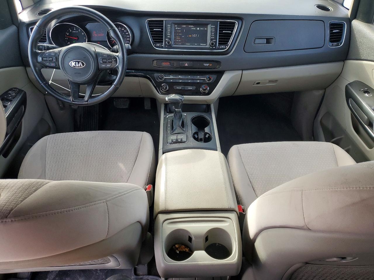 2018 KIA Sedona lx